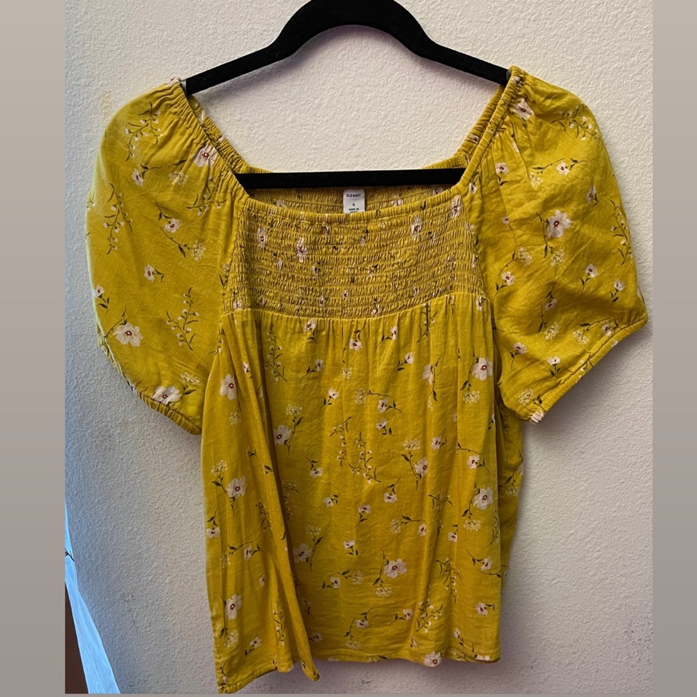Old navy yellow top